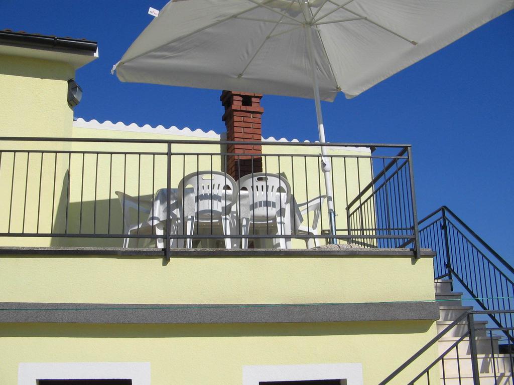 Aurelia Apartment Liznjan Exterior photo