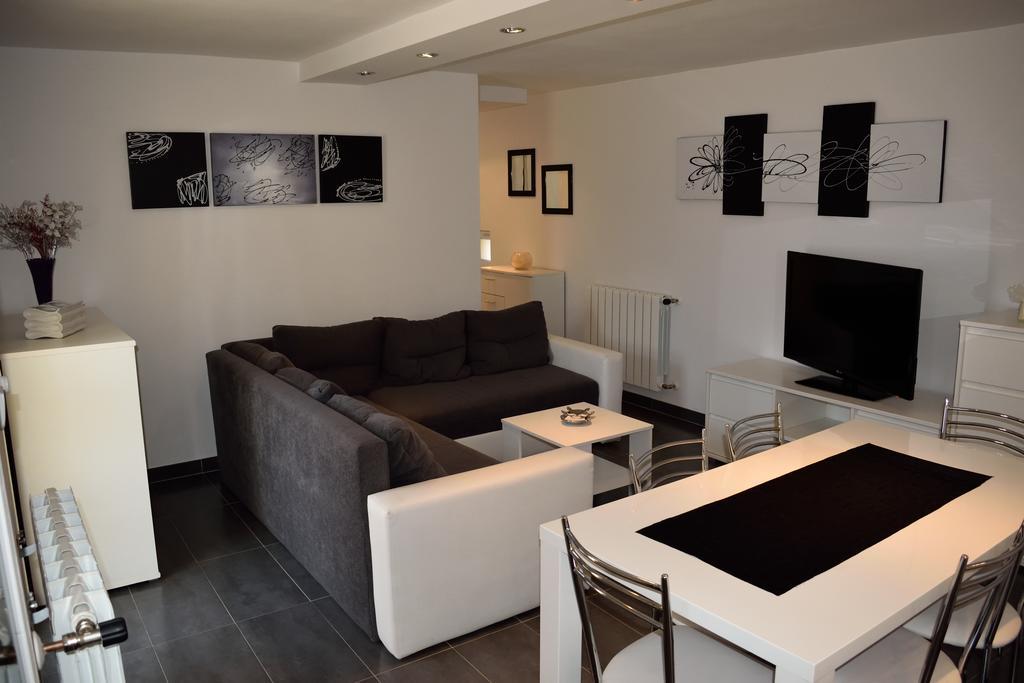 Aurelia Apartment Liznjan Exterior photo